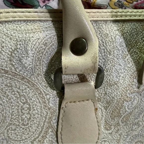 Chic Cream Paisley Tote Bag - Picture 7 of 13